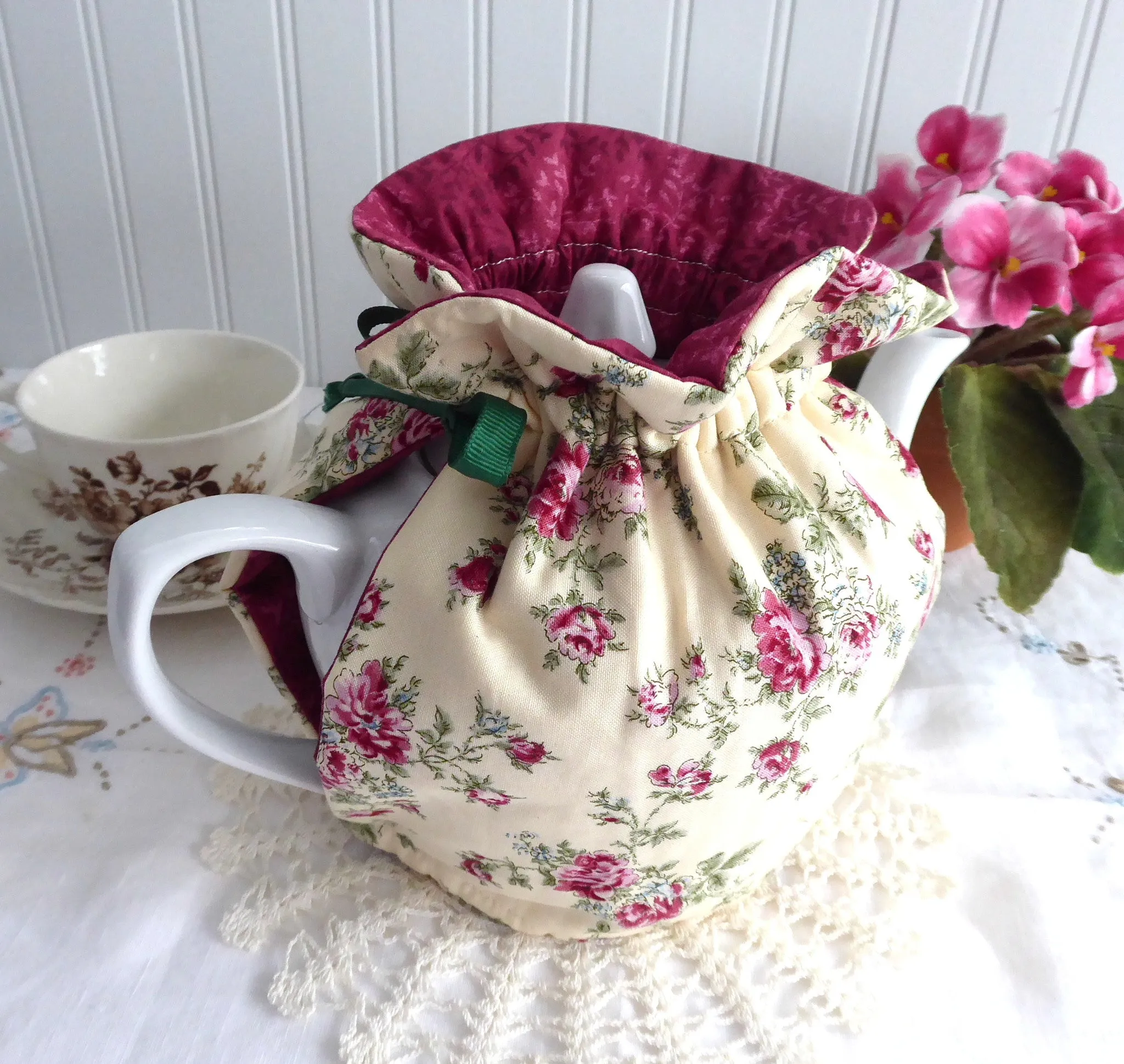 Reversible Tea Cozy Padded Rosebuds On Cream Burgundy Lining USA