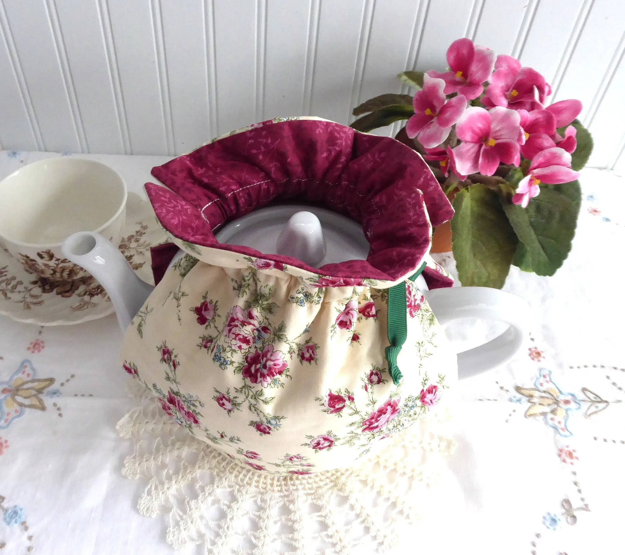 Reversible Tea Cozy Padded Rosebuds On Cream Burgundy Lining USA