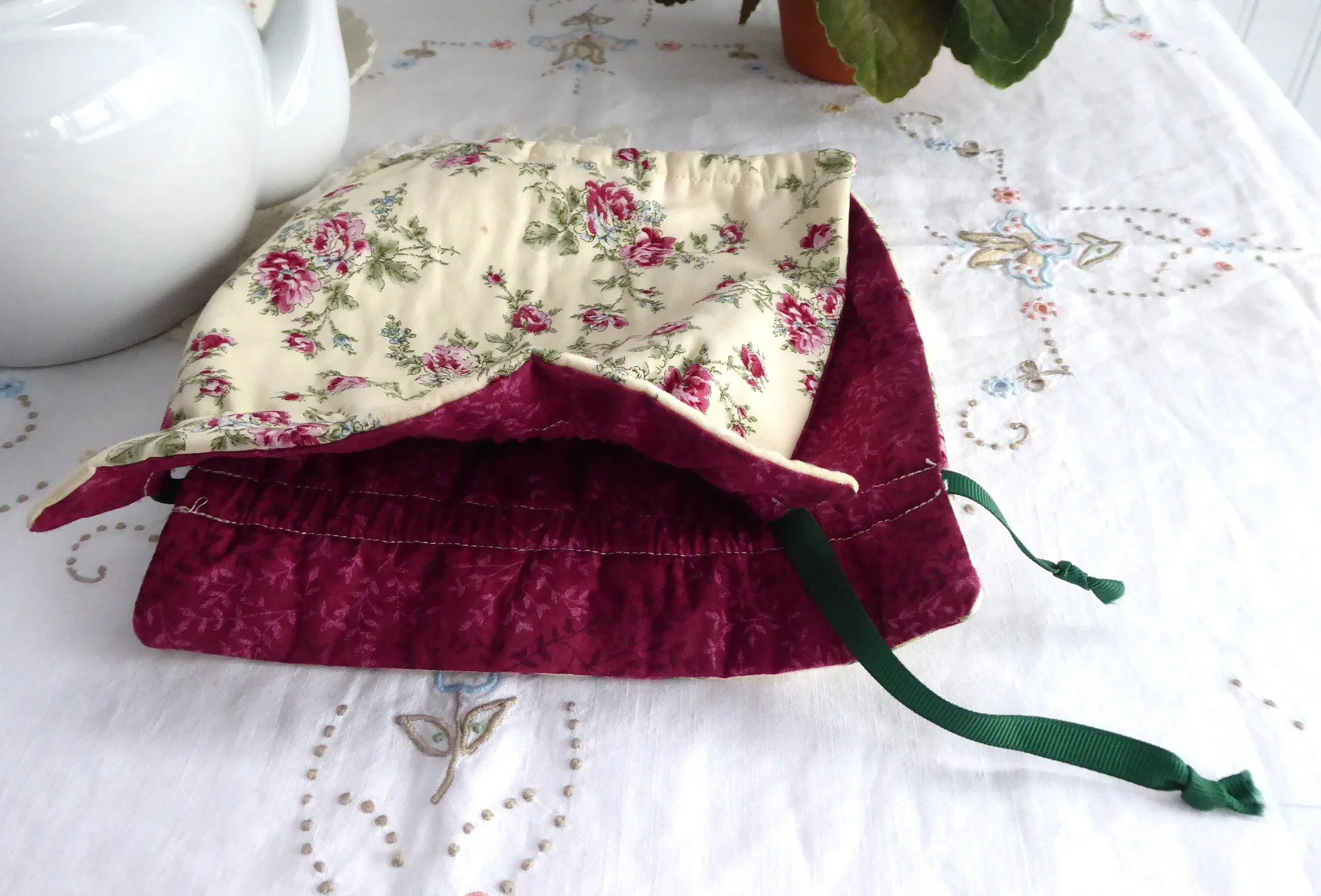 Reversible Tea Cozy Padded Rosebuds On Cream Burgundy Lining USA